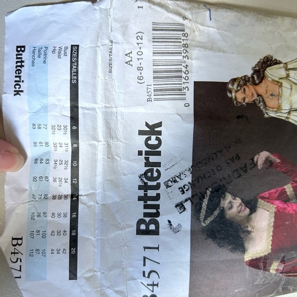 5/$25 Butterick B4571 Red and Gold Costume sewing Pattern 🪡 - Picture 3 of 6